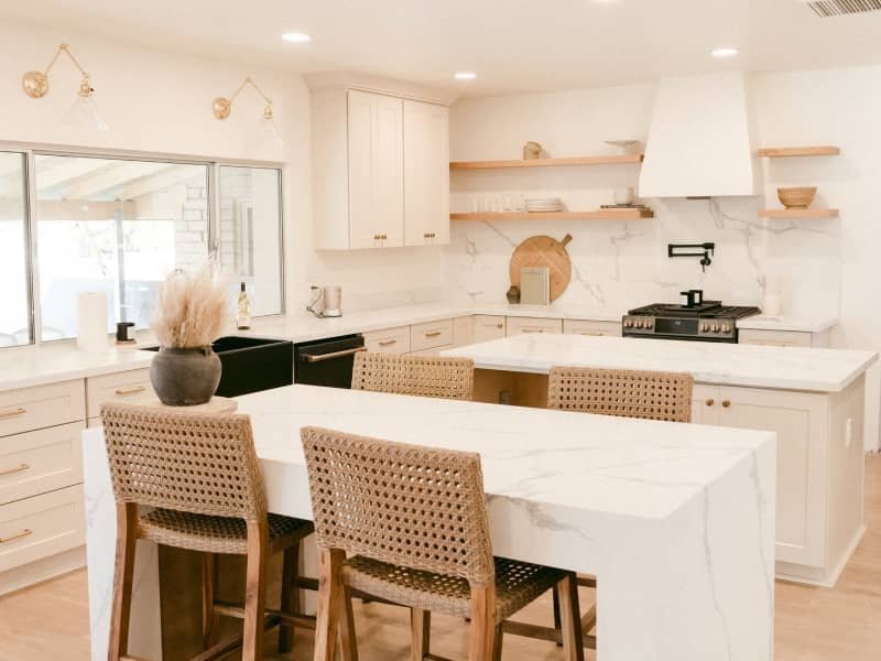 Flooring experts at Prestige Thompsons Contractors Inc